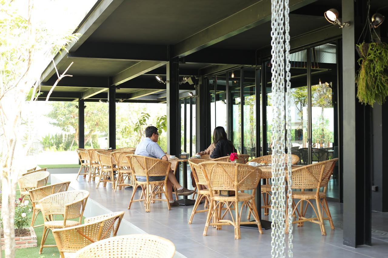 Navela Hotel & Convention Ratchaburi Exterior foto